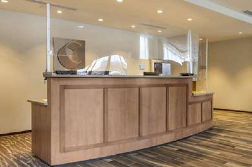 COMFORT INN AND SUITES PITTSBURGH-N 5