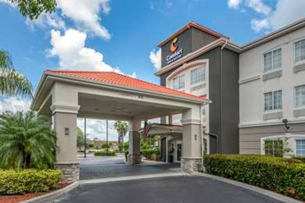 COMFORT INN AND SUITES PORT CHARLOT 2