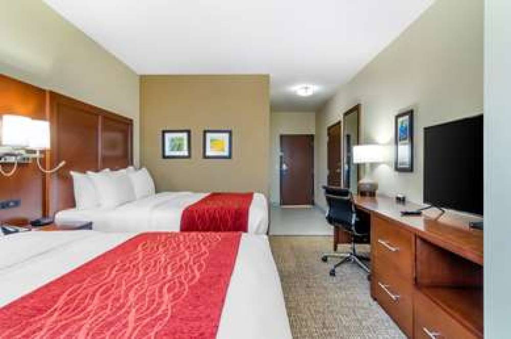 COMFORT INN AND SUITES SALINA NORTH 6