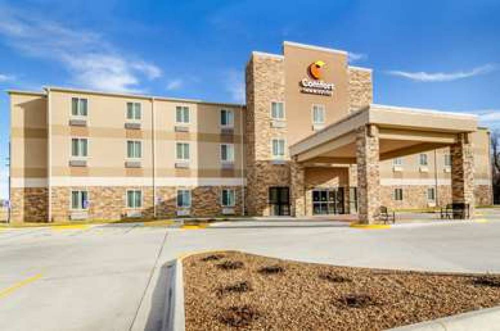 COMFORT INN AND SUITES SALINA NORTH 1