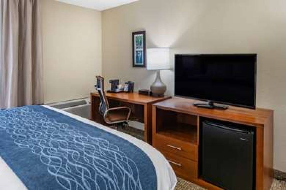 COMFORT INN AND SUITES SPRING LAKE 8