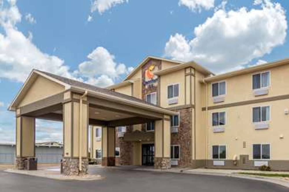 COMFORT INN AND SUITES STERLING 1