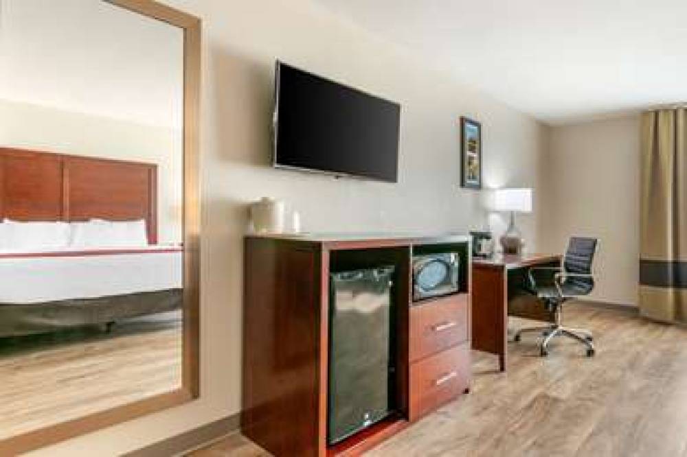 COMFORT INN AND SUITES VAN BUREN-FT 6