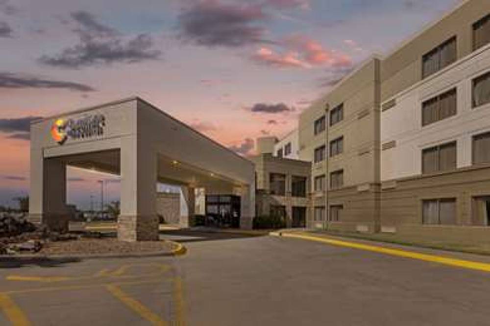 COMFORT INN AND SUITES WICHITA 1