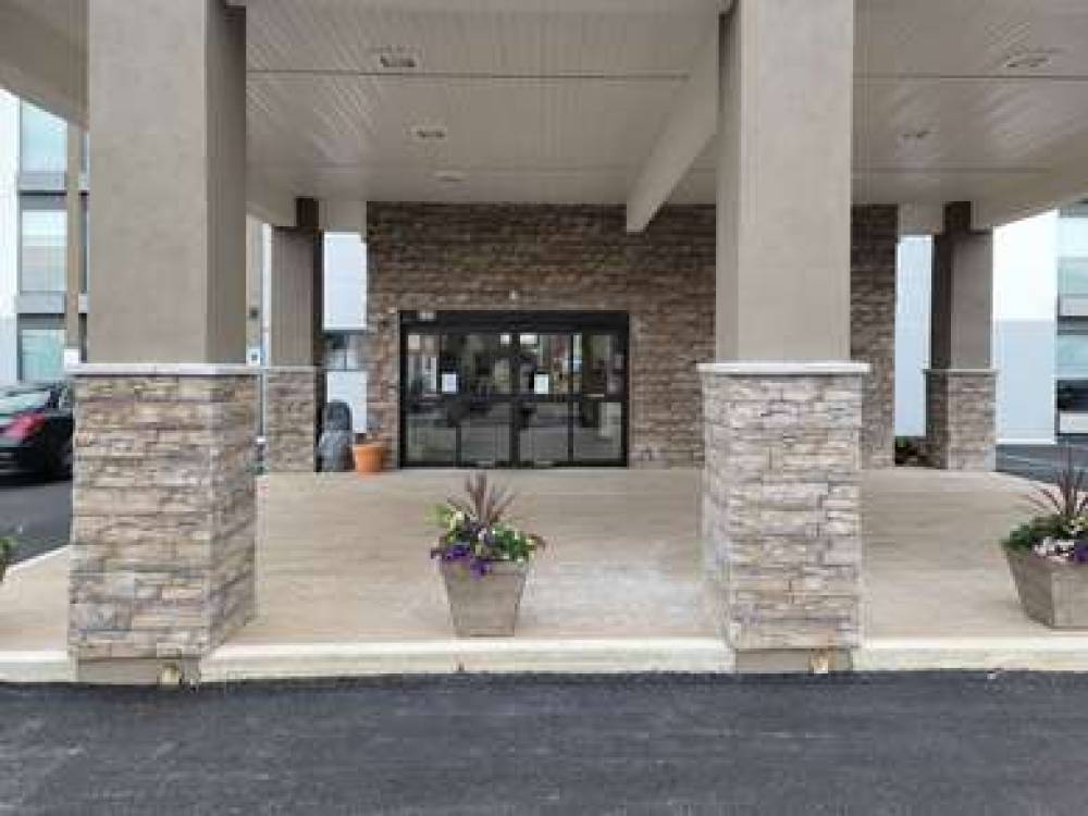 COMFORT INN AND SUITES WYOMISSING-R 3