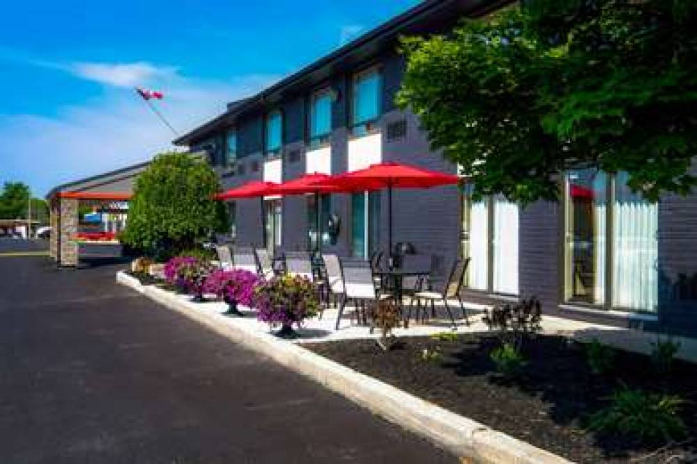 Comfort Inn Belleville 6