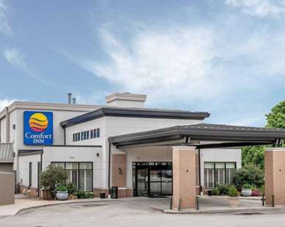 Comfort Inn Bloomington 1