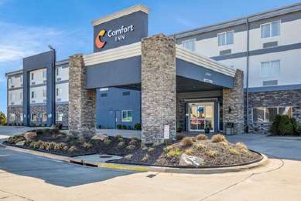 COMFORT INN BONNER SPRINGS KANSAS C 1