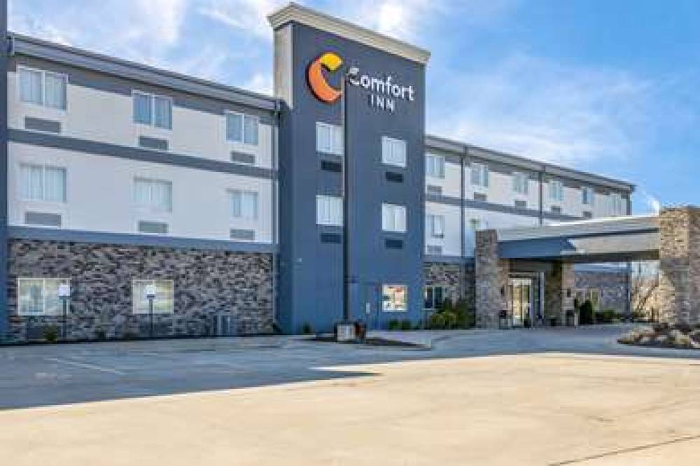 COMFORT INN BONNER SPRINGS KANSAS C 3