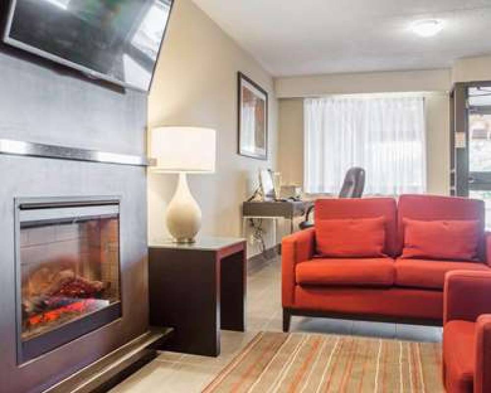 Comfort Inn Brantford 10