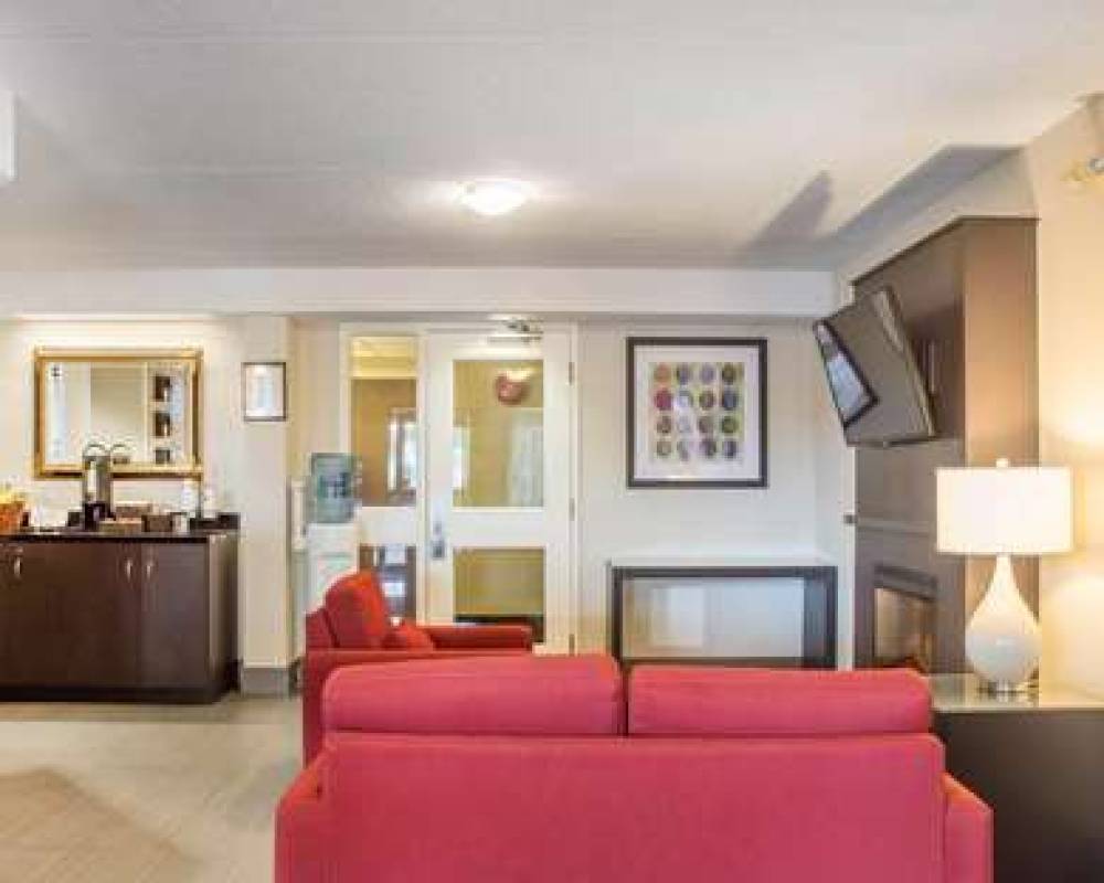 Comfort Inn Brantford 8