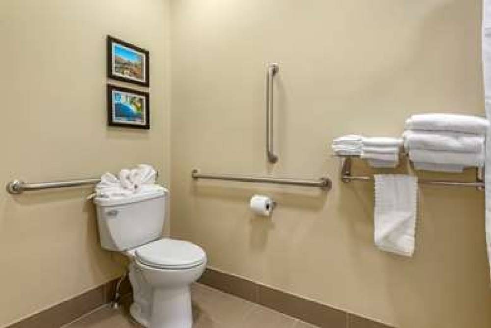 COMFORT INN BREWSTER 10