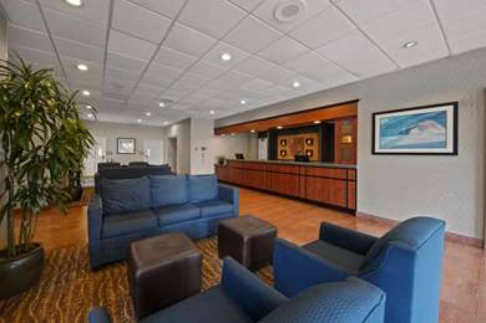 Comfort Inn By The Bay 10