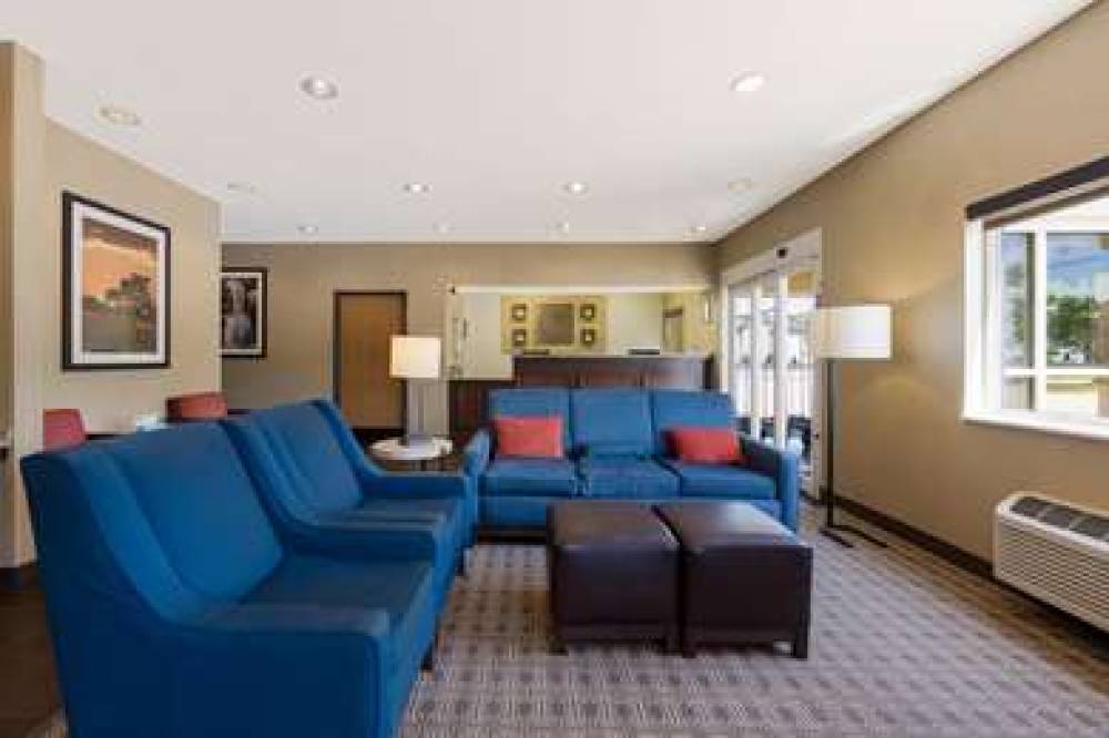 Comfort Inn East 6