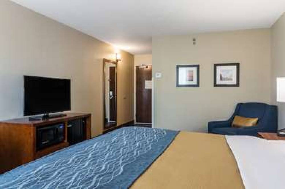 COMFORT INN EDWARDSVILLE - ST LOUIS 10