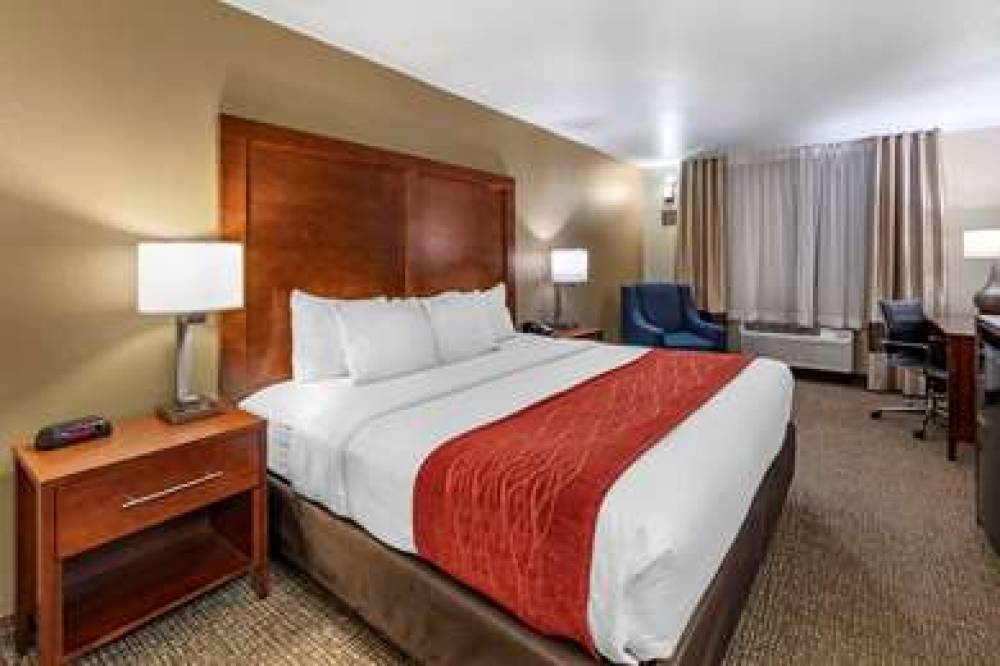 Comfort Inn Fontana 6