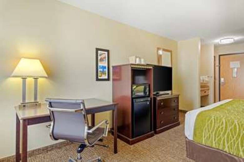 Comfort Inn Greeley 9