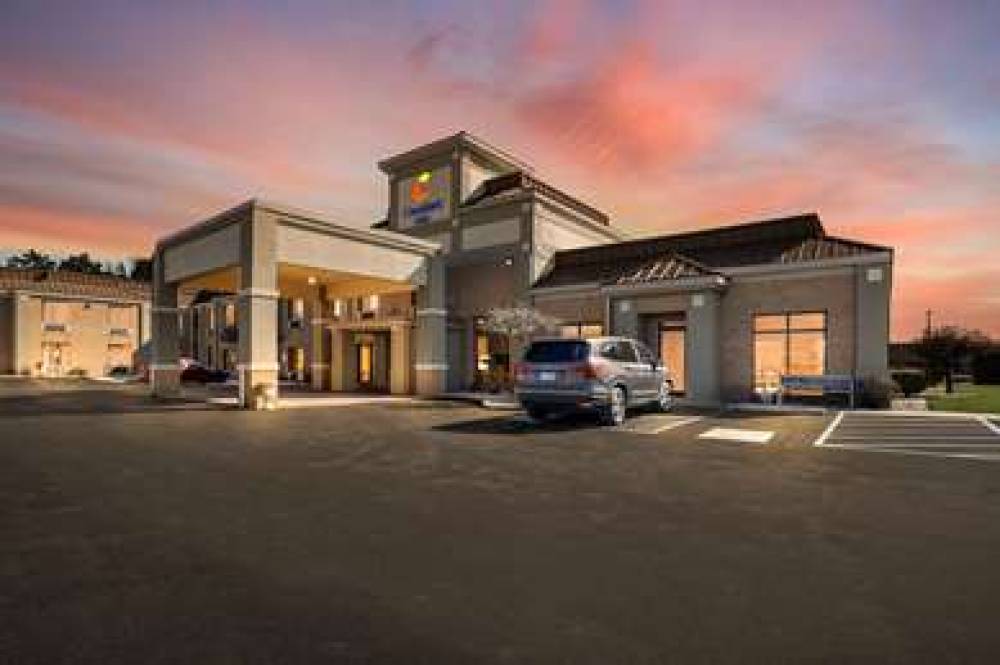 COMFORT INN HUNTINGTON NEAR UNIVERS 5