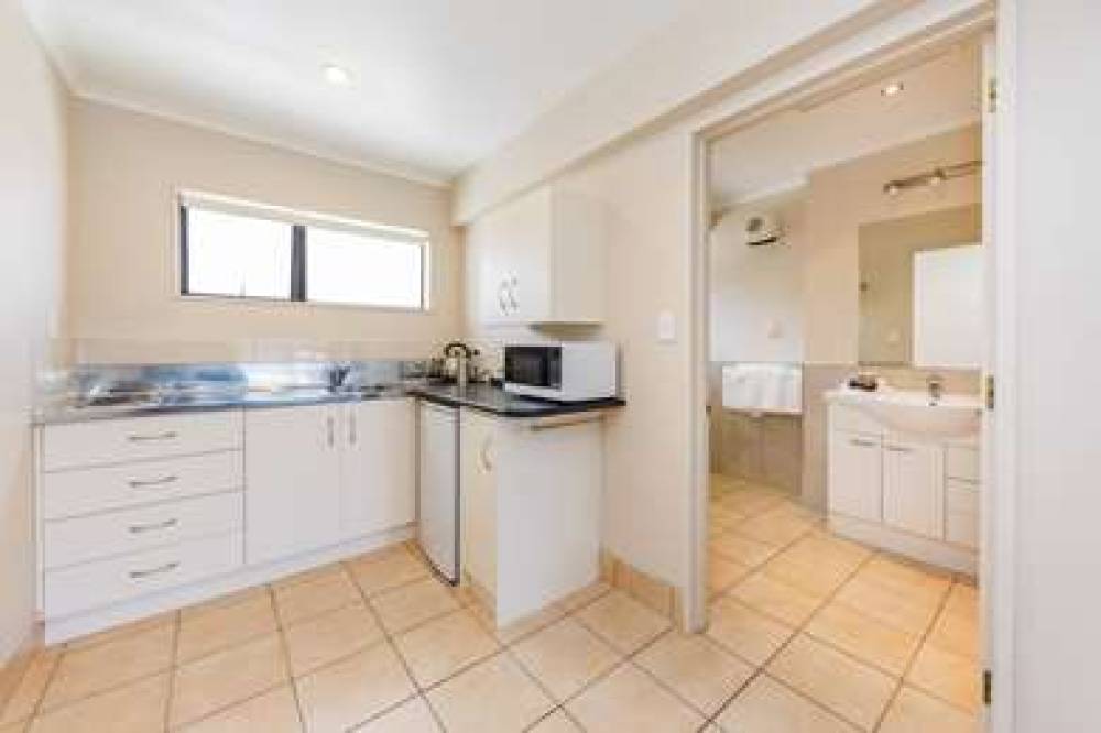 Comfort Inn Kauri Court 9