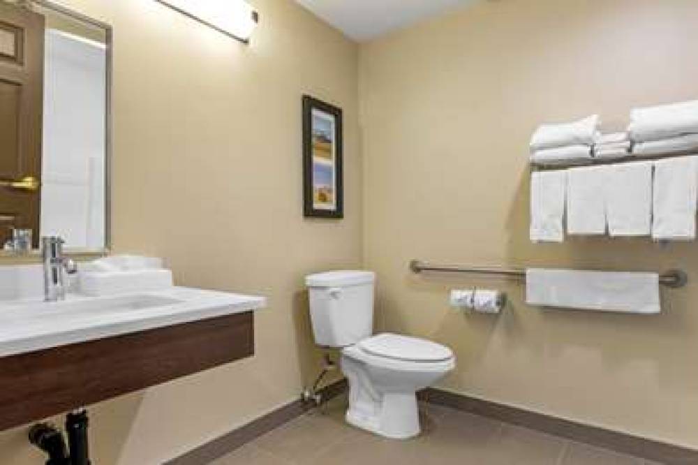 Comfort Inn Lethbridge 9