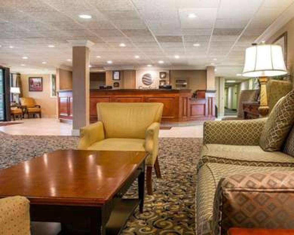 Comfort Inn Livonia 4