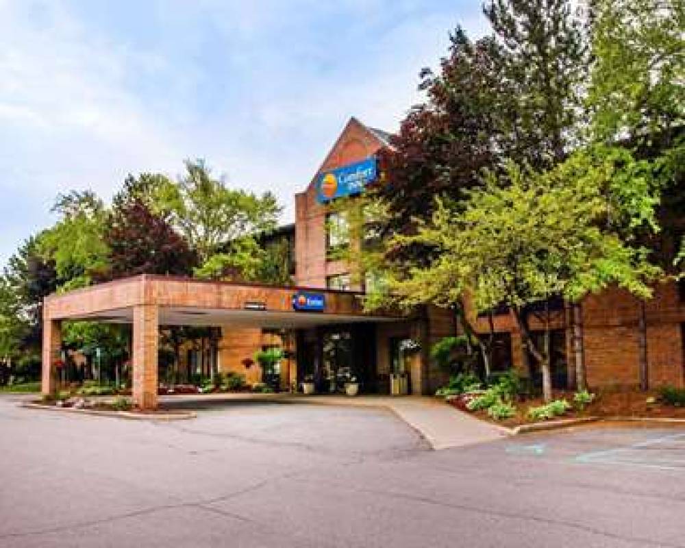 Comfort Inn Livonia 1