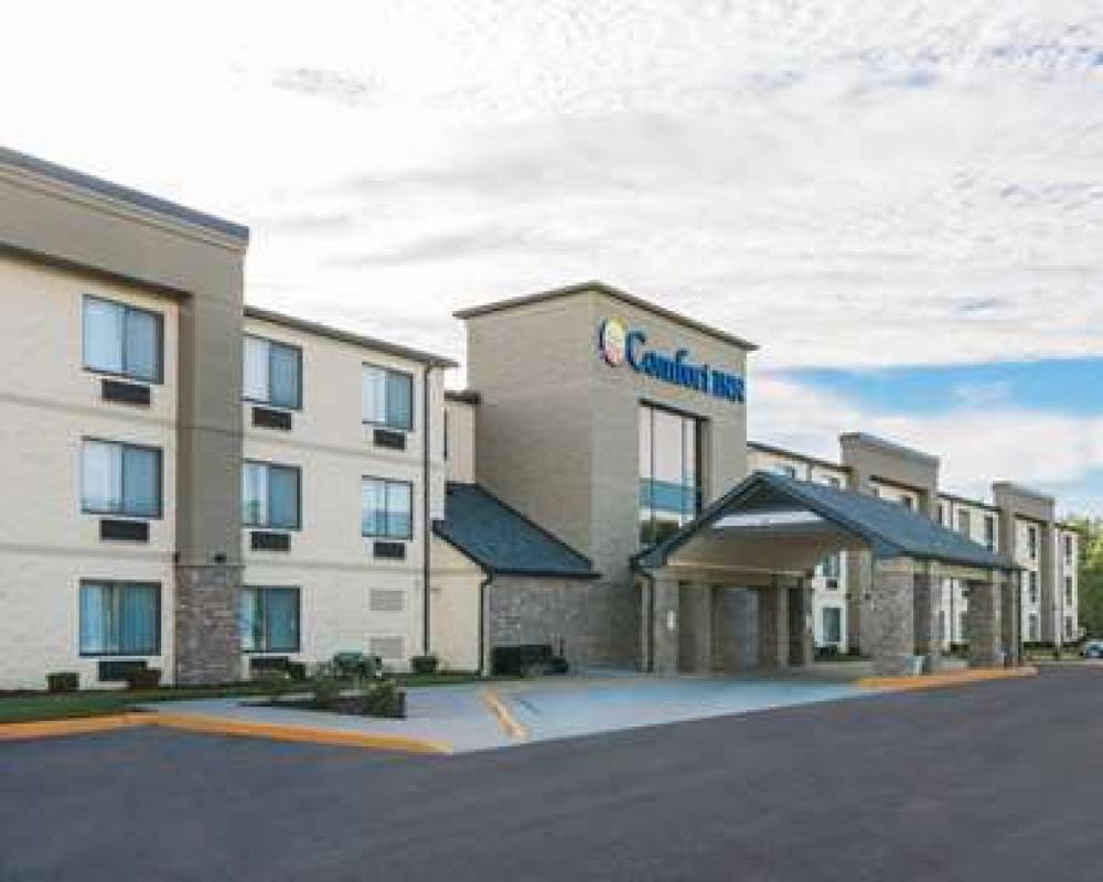 Comfort Inn Metro Airport 2