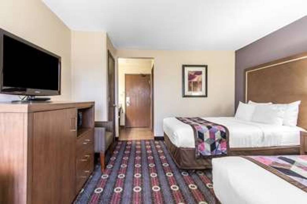 Comfort Inn Midtown 6