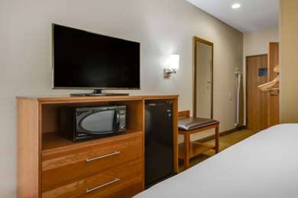 Comfort Inn Millersburg 6