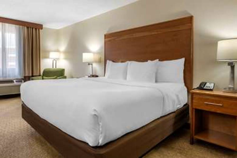 Comfort Inn Millersburg 8