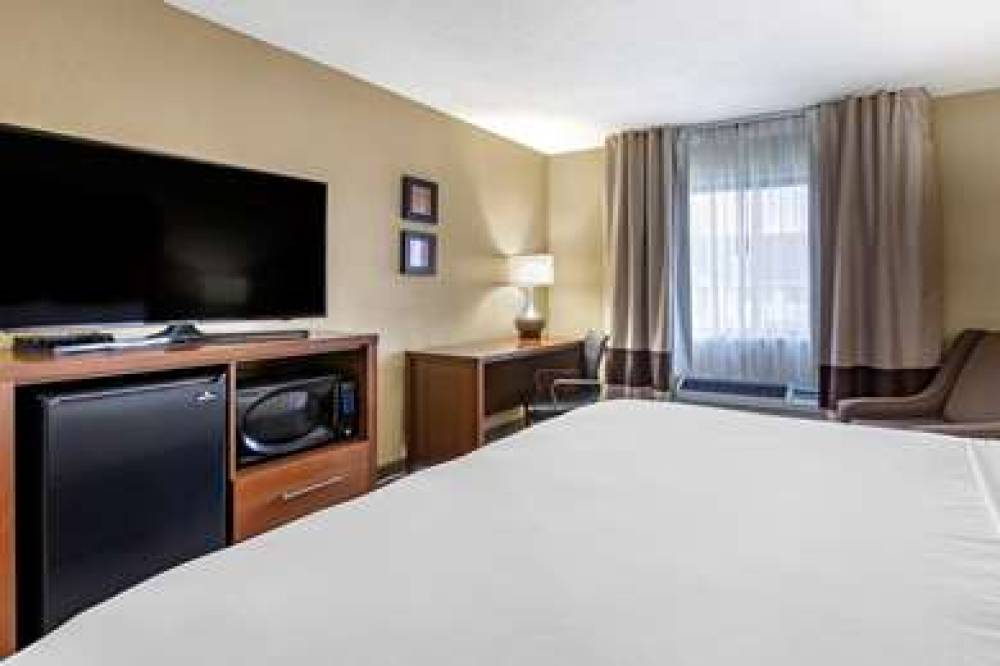 Comfort Inn Moline 9