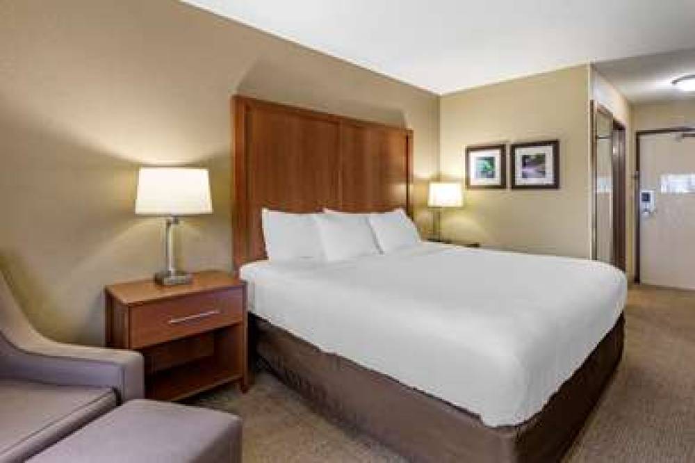 Comfort Inn Moline 8