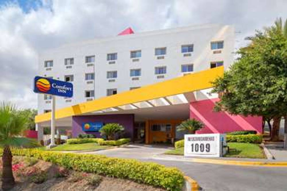 Comfort Inn Monterrey Valle 2