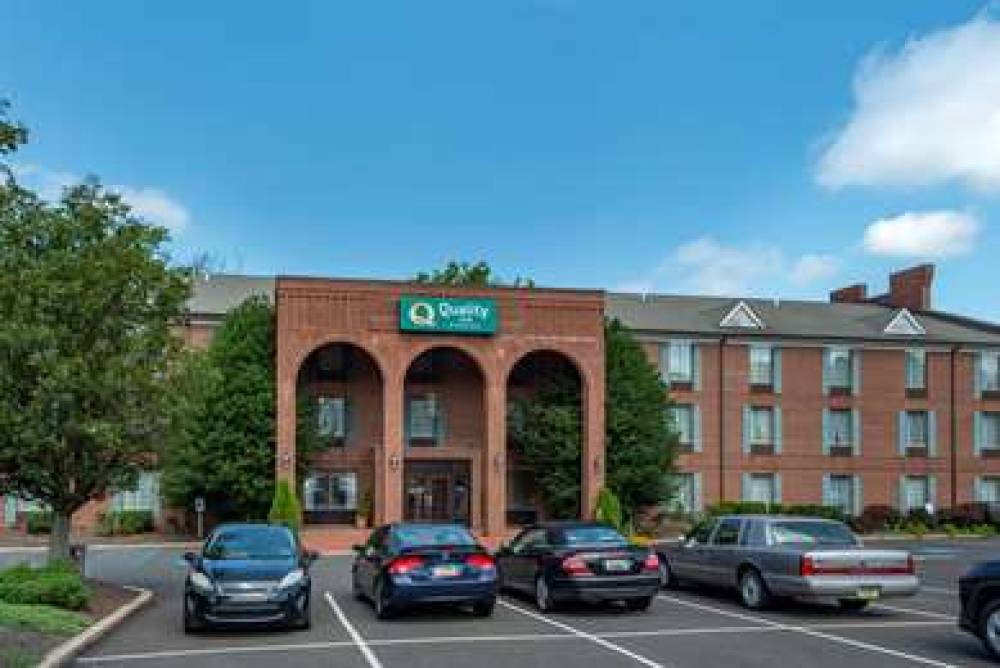 COMFORT INN MONTGOMERYVILLE 3