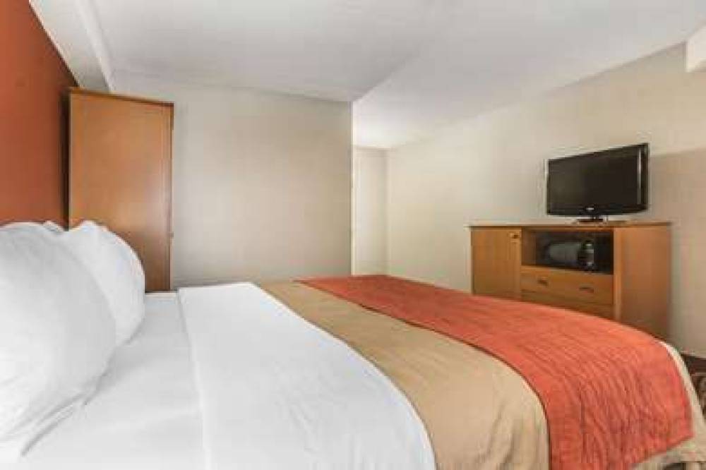 Comfort Inn Oshawa 9