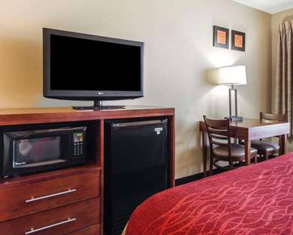 Comfort Inn Owatonna 8