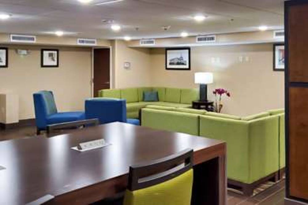 Comfort Inn Oxon Hill 4