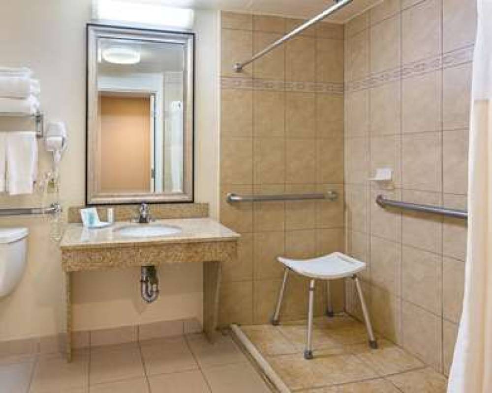 Comfort Inn Oxon Hill 6