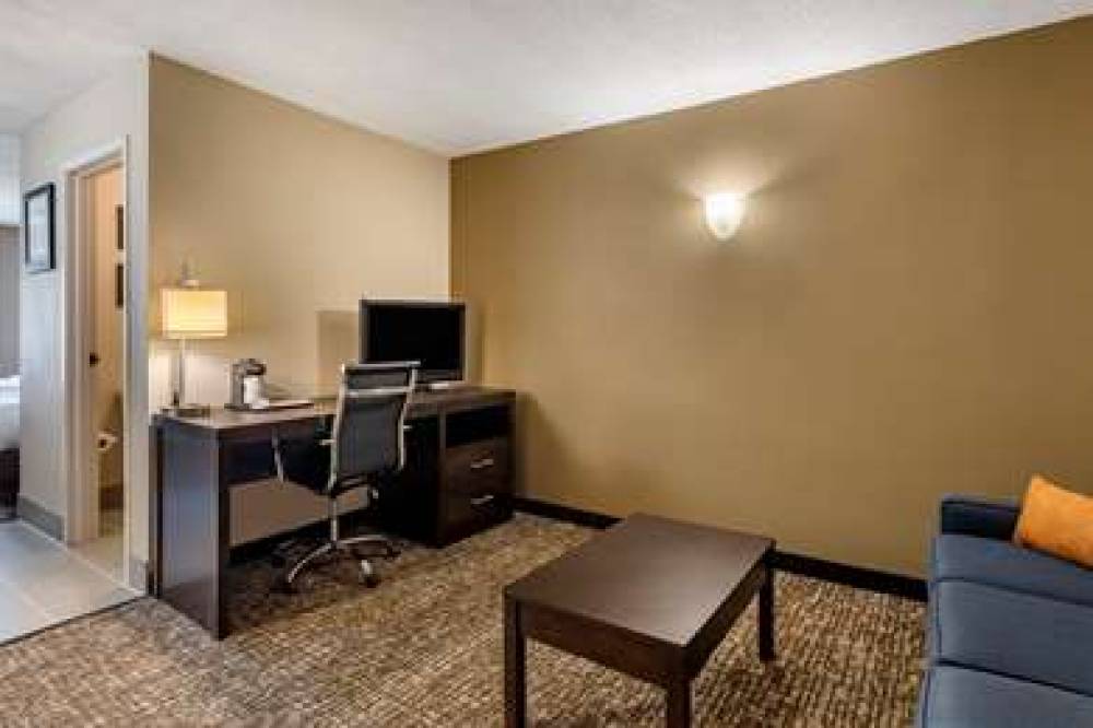 Comfort Inn Paducah I-24 7