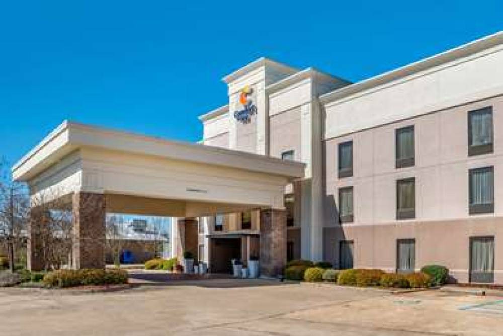 Comfort Inn Pearl 1