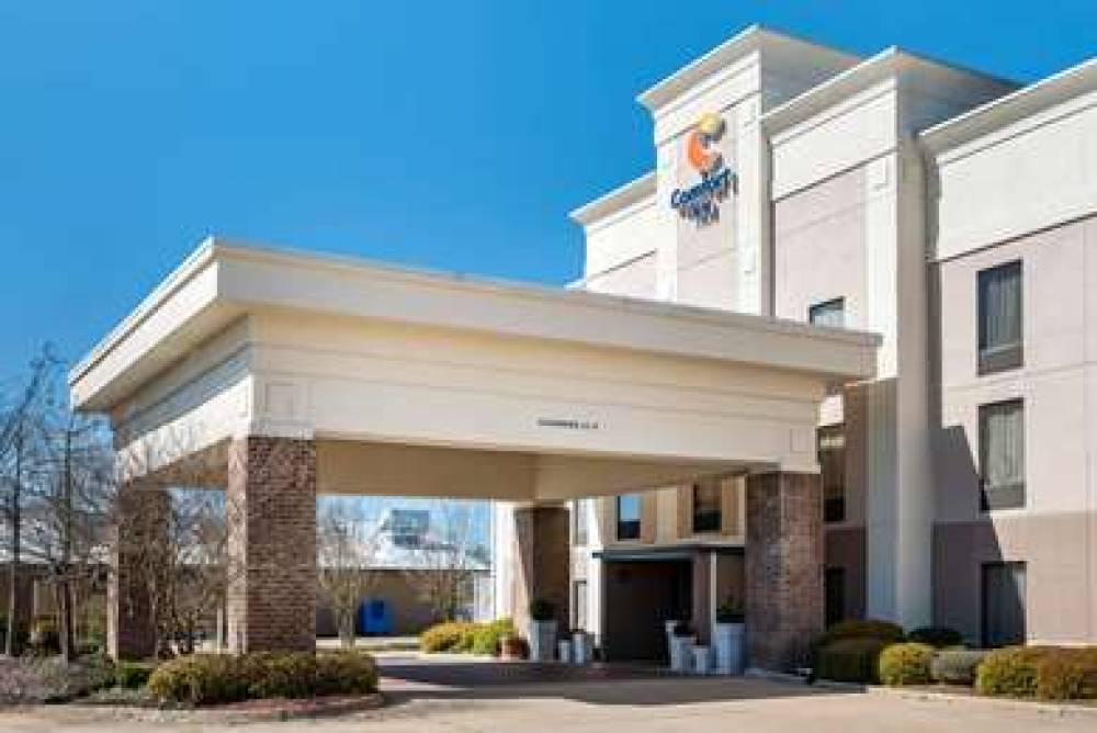 Comfort Inn Pearl 3