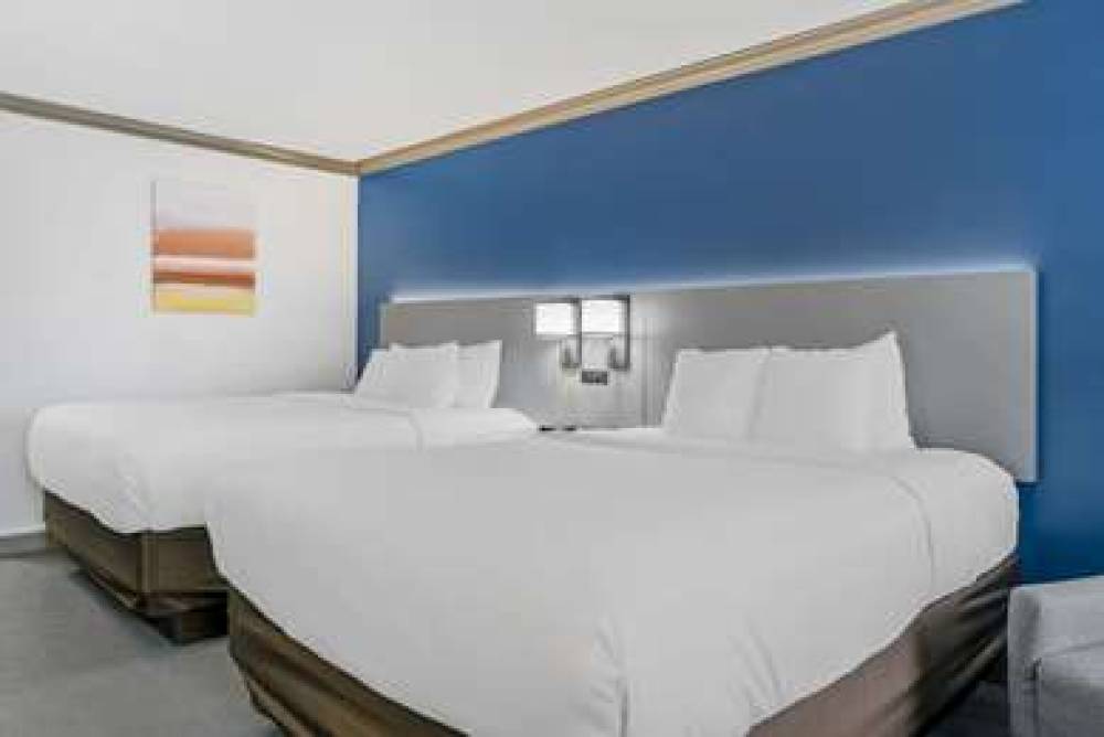 Comfort Inn Plainwell 4