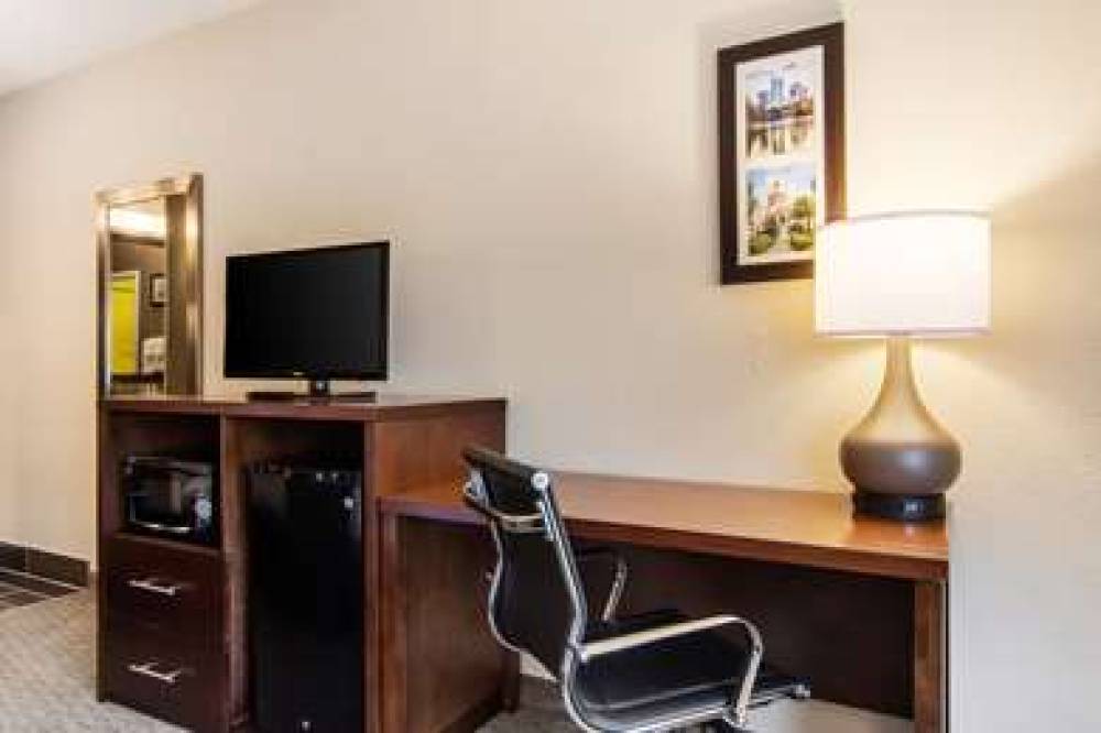 COMFORT INN ROSWELL-DUNWOODY 8