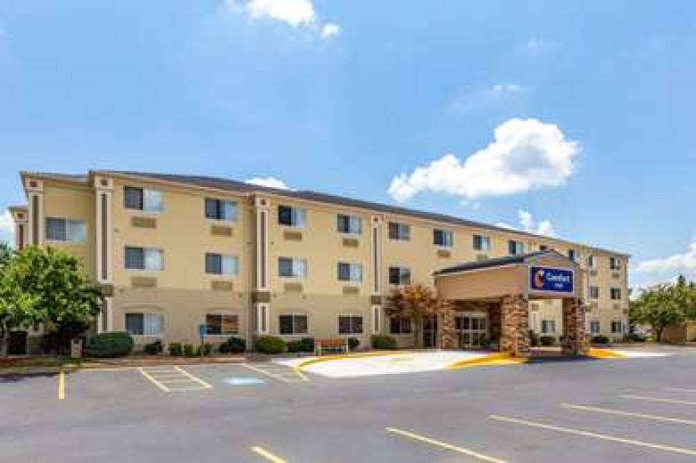 COMFORT INN SOUTH TULSA -  WOODLAND 2