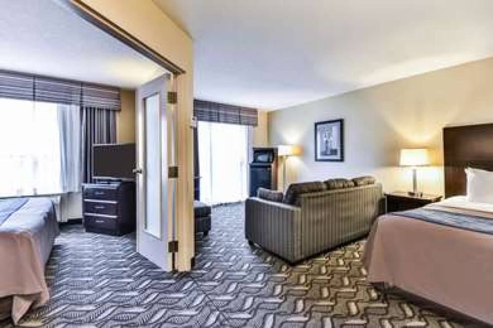 Comfort Inn & Suites Ambassador Bridge 9