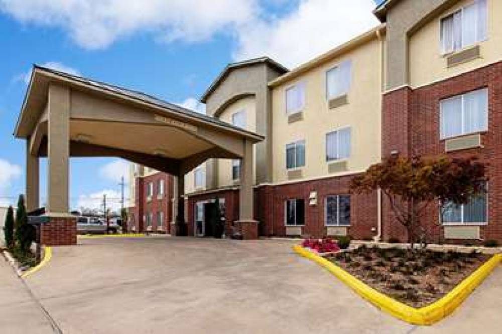 Comfort Inn & Suites And Suites Fredericksburg 1