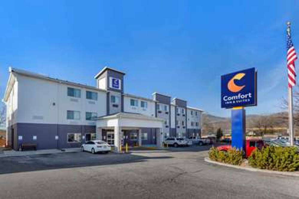 Comfort Inn & Suites 1