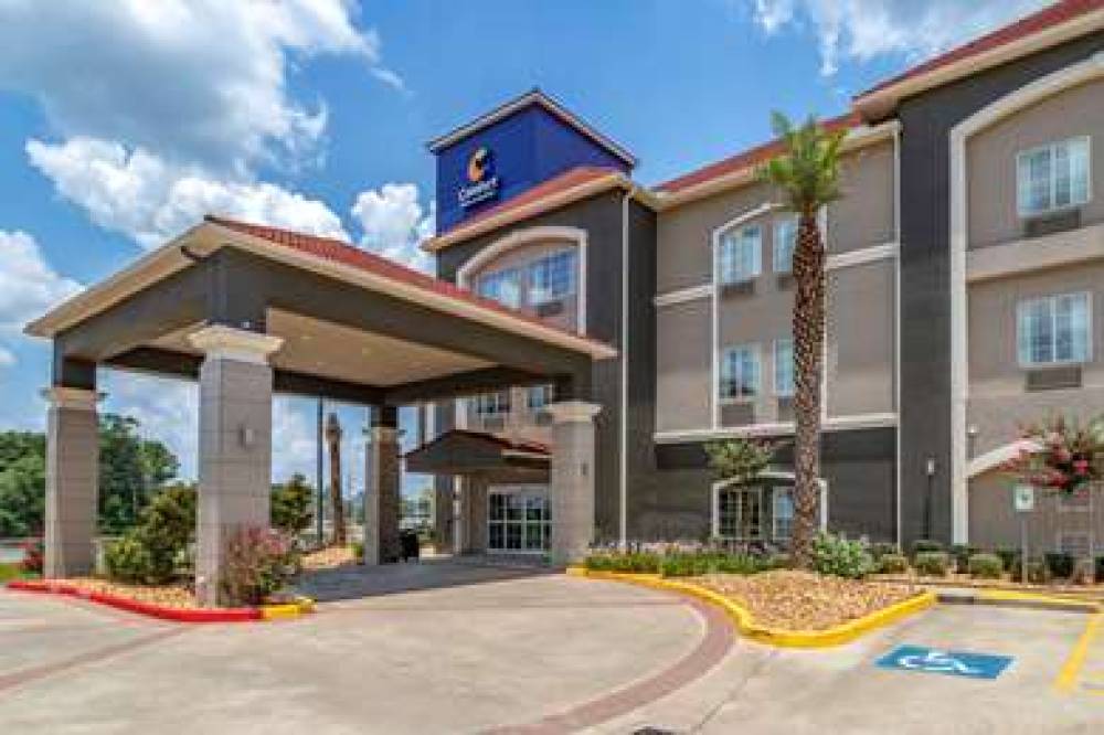 COMFORT INN & SUITES 1