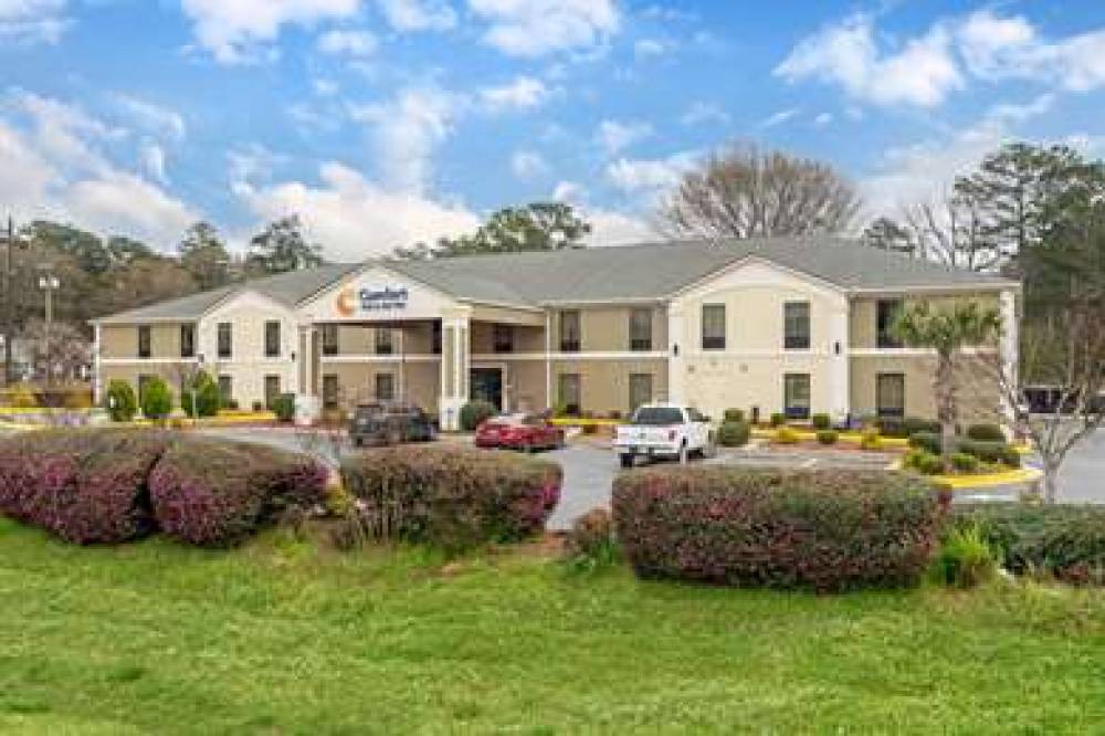 Comfort Inn & Suites 1