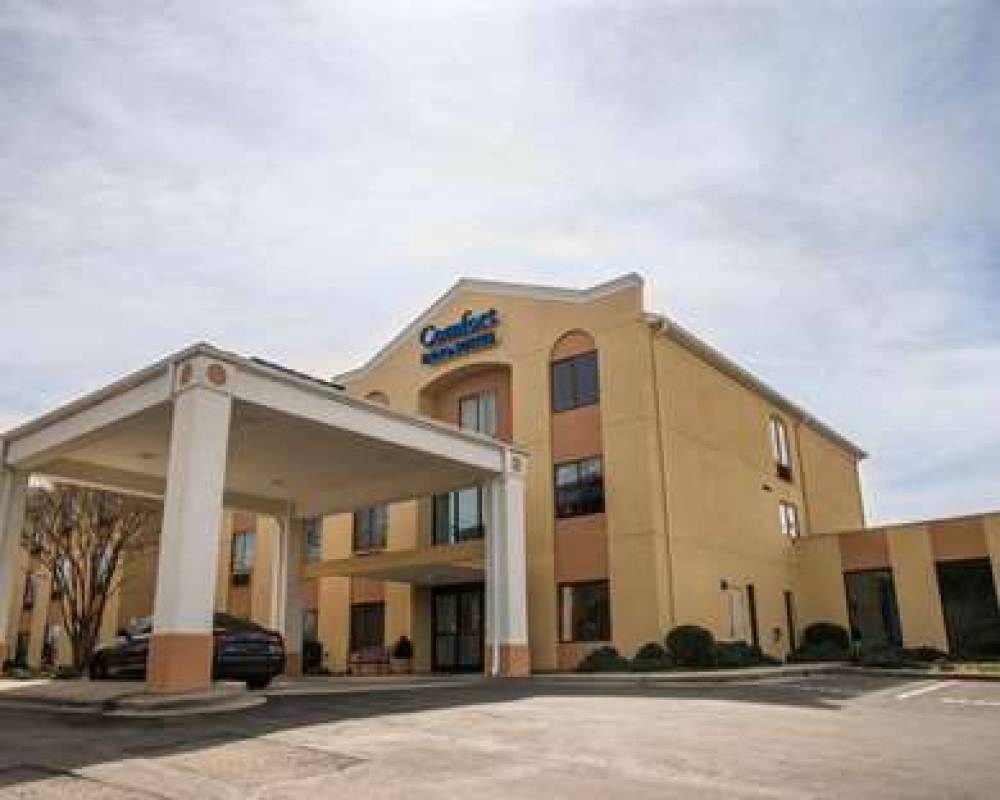 COMFORT INN & SUITES 2